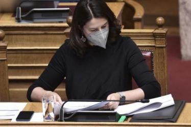 Βάσεις 2021: «Σοκ και δέος Κεραμέως» – 40.000 υποψήφιοι εκτός…
