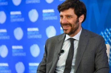 Οταν ο Γιατρομανωλάκης επιτρέπει το φτηνό κουτσομπολιό