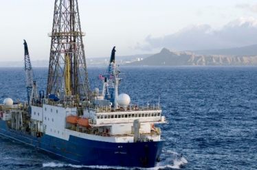Υποθαλάσσιες γεωτρήσεις στα ηφαίστεια της Σαντορίνης στο πλαίσιο του IODP