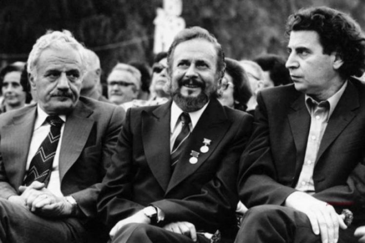 Ξανά για το Θεοδωράκη και τα μεγάλα μεγέθη, του Θανάση Σκαμνάκη