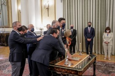 Τα μηνύματα από τον ανασχηματισμό, η ΔΕΘ και η μαχόμενη…