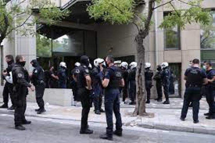 Δεν υπάρχει νόμος που απαγορεύει να σκοτώνεις Γύφτους