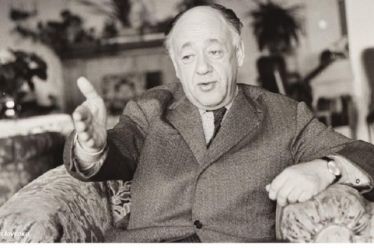 Λάθος Ιονέσκο ανέβασαν, του Άρη Χατζηστεφάνου