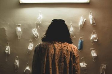 Η «ατομική ευθύνη» …στο κοφίνι περισσεύει