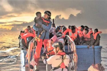 Για την επίθεση στον Ι. Αποστολόπουλο, τη Ν. Γερμανού και…