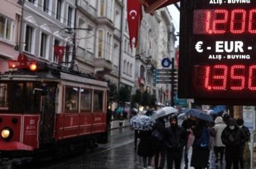 Τουρκία: Νέα πτώση της λίρας