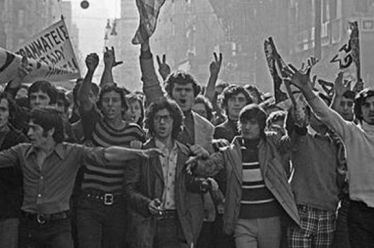 Η εξέγερση του Νοέμβρη θυμίζει δυνατά ότι τίποτα δεν είναι…