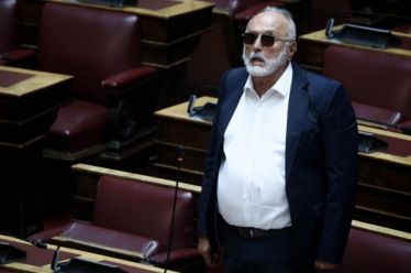 Η αποπομπή Κουρουμπλή σαν ευκαιρία