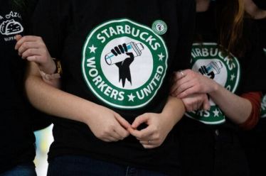 Ένα δένδρο μεγαλώνει στα Starbucks, του Νίκου Γουρλά