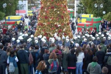 Ακόµη τους φοβίζει το πολιτικό µήνυµα του Δεκέµβρη