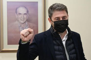 The new kid in town: ταρακουνώντας το τέλμα;