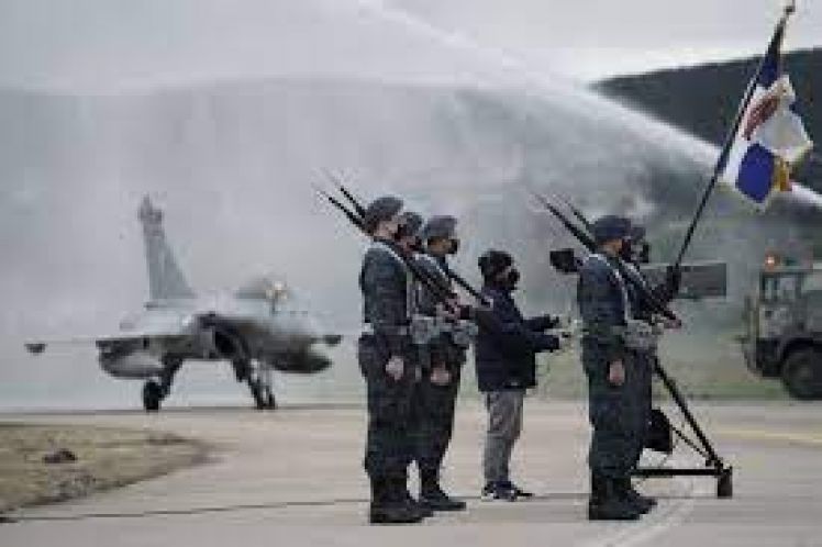 Άμα πετύχει η εθνική παράσταση, τύφλα να ‘χει η πραγματικότητα
