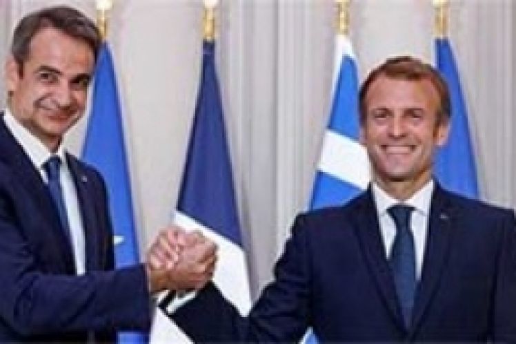 Κυρ. Μητσοτάκης όπως Ελ. Βενιζέλος: Η μακρά παράδοση ελληνικών “δώρων” στο Γάλλο προστάτη! Του Γιώργου Μητραλιά