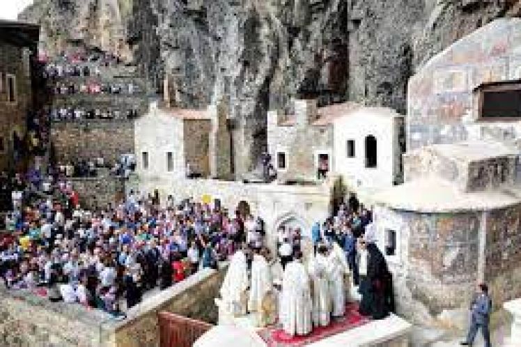 Ο λαός της Εκκλησίας, η Παναγία Σουμελά και η Μόσχα