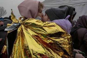 Ο πίθηκος και η εμπιστοσύνη στον άνθρωπο