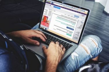 Τι παραχωρούμε όταν πατάμε το «συμφωνώ» στο Διαδίκτυο;