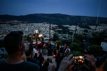 Οπωσδήποτε με τις γιορτές και την άνοιξη