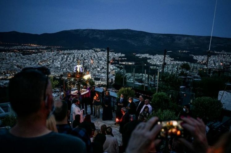 Οπωσδήποτε με τις γιορτές και την άνοιξη