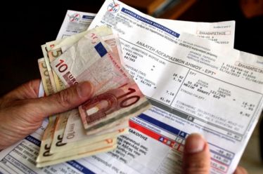Επιδοτήσεις στο ρεύμα: «Μνημόσυνο με ξένα κόλλυβα» κάνει ο Μητσοτάκης