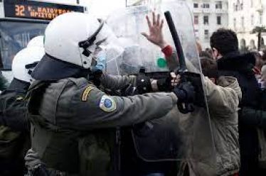 «Χτυπάνε» τα παιδιά μας στα θρανία, στα πανεπιστήμια, στη δουλειά…