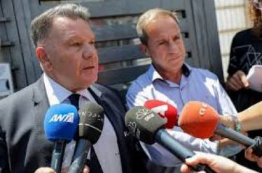 Η γραμμή υπεράσπισης ενός προστατευόμενου βιαστή, του Θανάση Σκαμνάκη