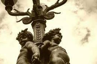 Εξάρχεια: Η δική μας «Αυλή των Θαυμάτων»