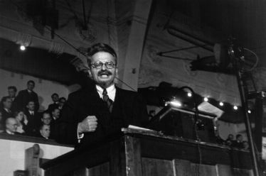 Η θεωρία της «Διαρκούς Επανάστασης» και ο Οκτώβρης του 1917
