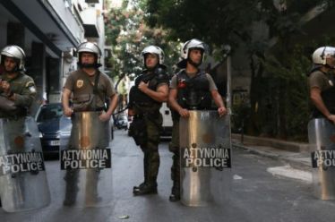 Με την κατάληψη ή με την αστυνομία; Του Χρήστου Λάσκου