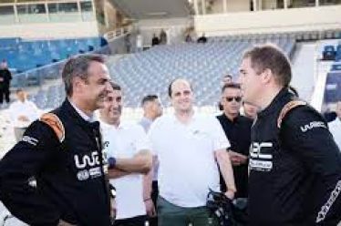 Πολιτικό βεστιάριο: Μεταξύ αστείου και τραγικού