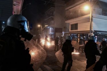 Η δυσοσμία των ΜΑΤ στα Εξάρχεια