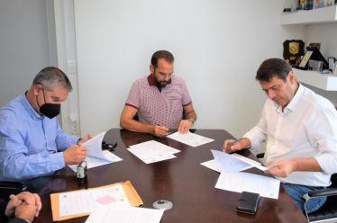 Υπογραφή σύμβασης για την ολοκλήρωση αποχετευτικού δικτύου του οικισμού Μενιδίου …