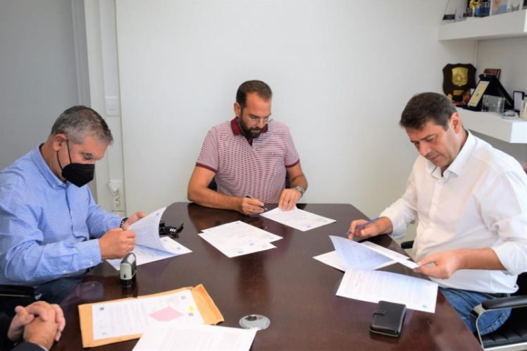 Υπογραφή σύμβασης για την ολοκλήρωση αποχετευτικού δικτύου του οικισμού Μενιδίου  του Δήμου Αμφιλοχίας