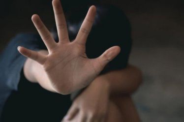 Βιασμός – ΑΤ Ομόνοιας: Η καταγγελία εγκλημάτων σεξιστικής βίας να…