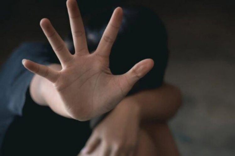 Βιασμός – ΑΤ Ομόνοιας: Η καταγγελία εγκλημάτων σεξιστικής βίας να βγει από τα αστυνομικά τμήματα