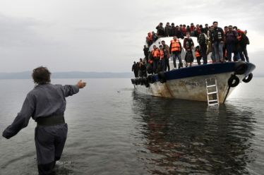Η επίθεση των «δυτικών δημοκρατιών» σε πρόσφυγες και μετανάστες συνεχίζεται,…