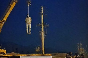 Στο Ιράν το θεοκρατικό-στρατοκρατικό καθεστώς στήνει αγχόνες για την εξεγερμένη…