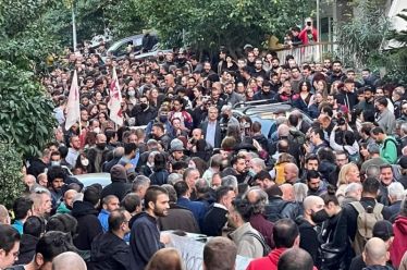 Αύξηση επιτοκίων, πλιάτσικο στους δανειολήπτες και εξώσεις