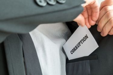 Δημοκρατία ή «λαθροκρατία»;
