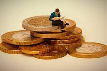 Δώρα άδωρα από την κυβέρνηση για το 2023