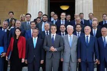 Δεν φτάνει μια απλή αλλαγή κυβέρνησης