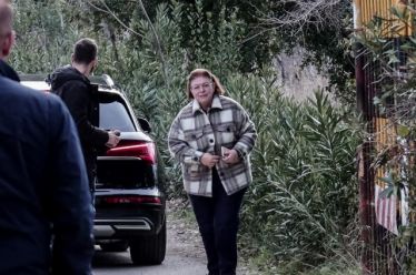 Κεντρώο κόμμα με φιλοβασιλική πτέρυγα