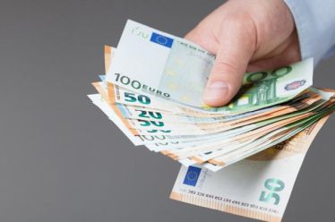 Οι αυξήσεις στον μισθό βελτιώνουν την αποτελεσματικότητα της εκπαίδευσης