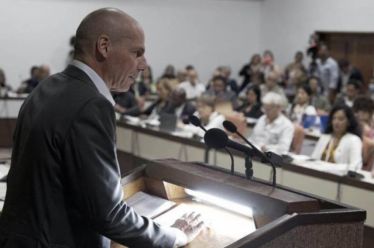 Κάλεσμα Βαρουφάκη για «μια σοσιαλιστική, δημοκρατική και απελευθερωτική Νέα Διεθνή…