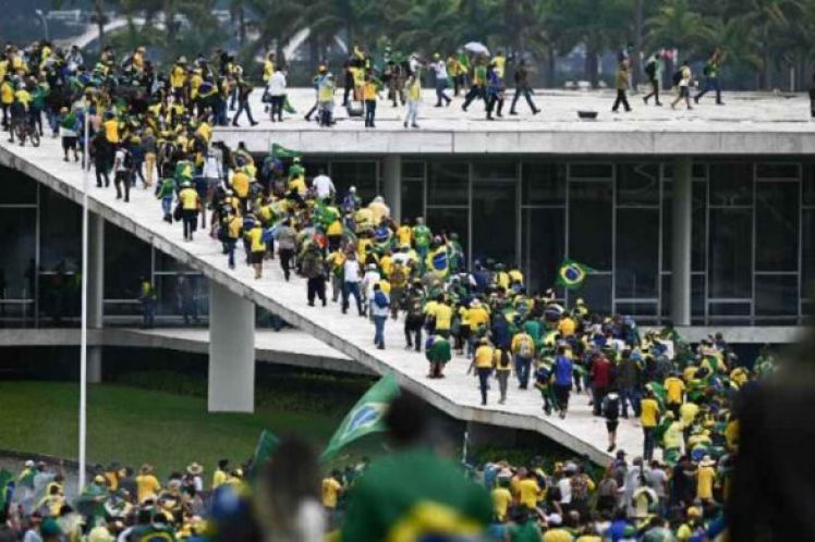 Συνέντευξη-Βραζιλία: Το αποτυχημένο πραξικόπημα του Μπολσονάρου της 8ης Γενάρη