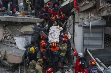 Διπλωματία των σεισμών ή των λαών; του Δημήτρη Καλτσώνη
