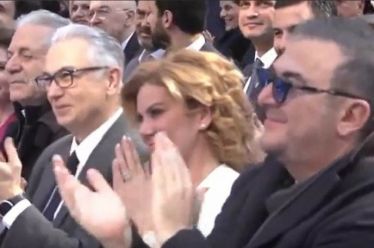 Επιλήσμονες, ταξικοί αποστάτες και λοιπές δεξιές δυνάμεις