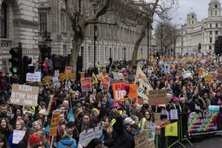 Βρετανία: Ρεπορτάζ απ’ την απεργία μισού εκατομμυρίου εργαζομένων στη 1 Φλεβάρη!