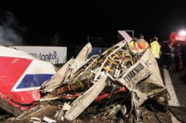 Τα όνειρα τσακίστηκαν σε δύο τρένα, του Βασίλη Λιόση