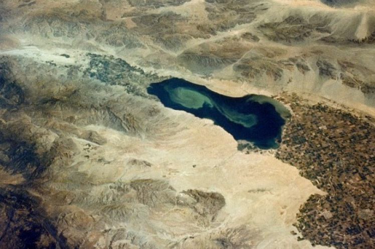 Οι μισές από τις μεγαλύτερες λίμνες του κόσμου χάνουν το νερό τους