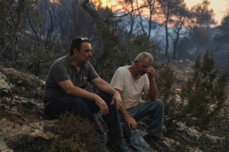 Δούλοι της στάχτης τους